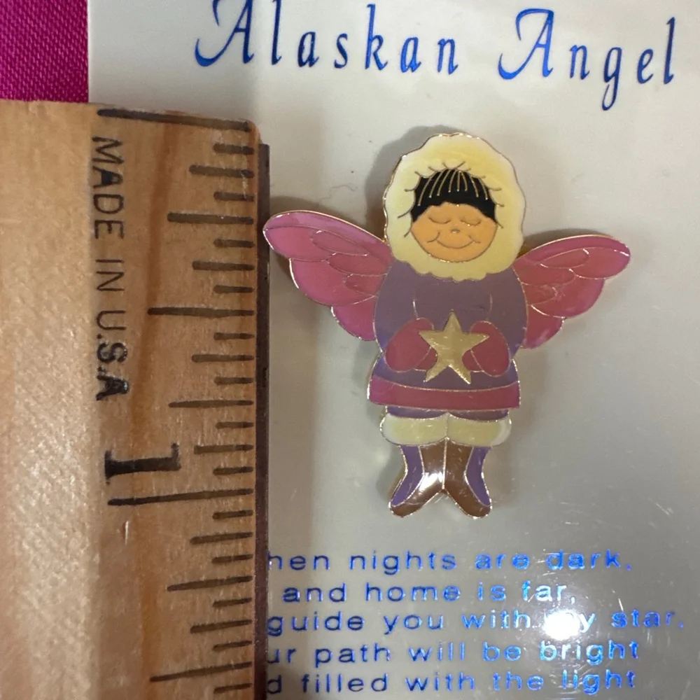2 pc bundle Margaret Furlong Alaskan Angel & Heart Brooches One Size Pink White